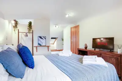 Image de Stunning 4 Storey House in Reading w/ Parking, Garden, WiFi, Netflix & Ps4!