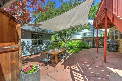 Image de Charming Downtown Home w/ Mountain Views & Media Room, Near Hot Springs!