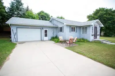 Image de Carter's Cottage - 2br/2ba cottage in Grand Marais walking distance to downtown