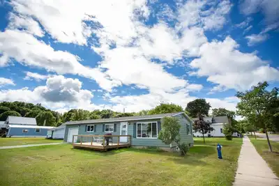 Image de Sage Breeze - Walking distance to everything!