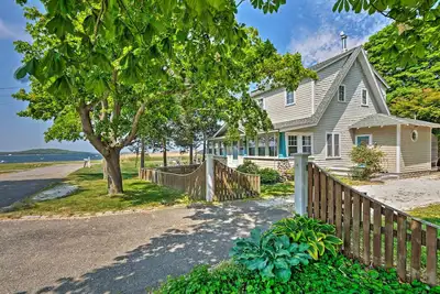 Image de Common Fence Point Cottage w/ Ocean Views!