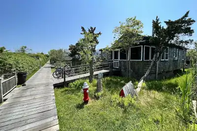 Image de Fair Harbor Living - Barefoot Beach Getaway