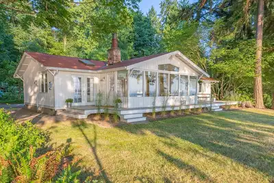 Image de Sea Salt Cottage - 180-degree Views of the Olympic Mountain Range and Hood Canal