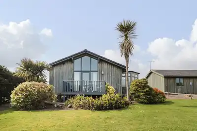 Sea View Lodge, family friendly, with a garden in Warkworth