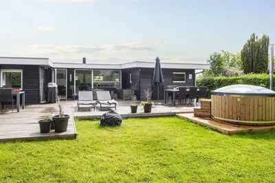 Image de Maison de vacances pour 6 a Hejls-By Traum