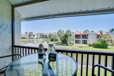 Image de Beachside Oasis at Runaway Bay 229 by SeaBreeze Vacation