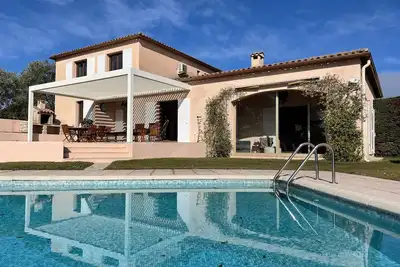 Image de An oasis of peace and quite with sea view on Cannes bay