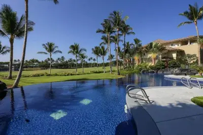 Image de Spacious and Peaceful Corner Unit at Fairway Villas