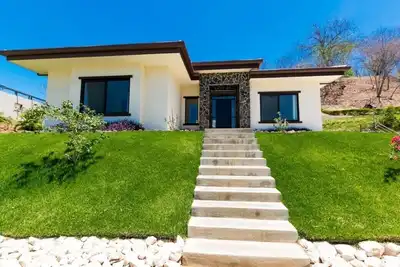 Image de Private Pool - Covered Patio - Single Level Home