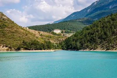 Image de Le château de Méouilles, un lieu haut de gamme où séjourner en toutes saisons