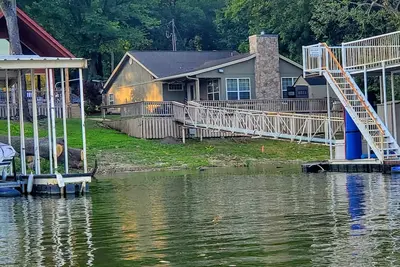Image de Monkey Island, Afton, Ok Grand Lake, Water Front, Boat Slip, No stairs, Pets Ok