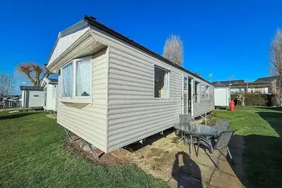 Image de 6 berth caravan for hire in Hunstanton at Manor Park Holiday Park ref 23004a