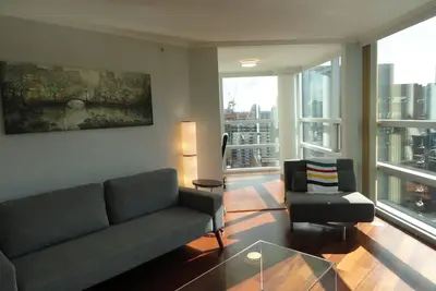 Image de Home Theatre in the Heart of the Vancouver Tourist Area