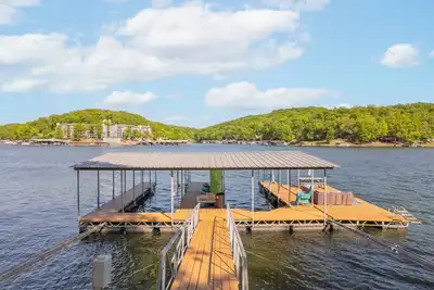 Image de Lake Time - Lakefront with Spanning Decks & Dock