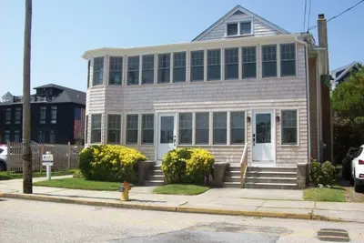 Image de Fantastic location in Cape May. Steps to the beach, arcade, mall and promenade. Old world charm with plenty of modern amenities.