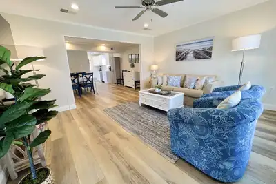 Image de Stone Harbor for the whole Summer just a couple of short blocks from the beach and across from the bay!