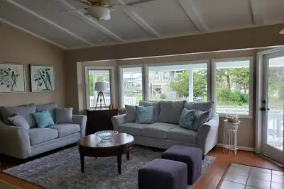Image de Lovely Canal Front Beach Cottage with Boat Dock and Icw Access