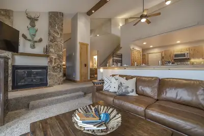 Image de Stunning 3b/3b ski in/out mtn retreat w/ steam shower & Mountain View’s!