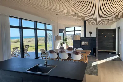 Image de Cozy modern holiday home, by the sea and close to Ebeltoft city.