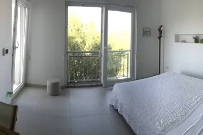 Maison Lucante - Studio Apartment with Sea View Near the Beach