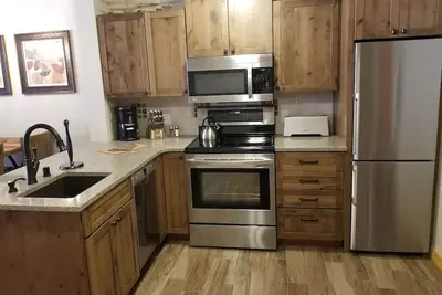 Image de Spacious Deluxe Studio in Center Village, Walk to Lifts, Passage Point 324