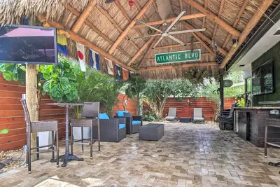 Image de Upscale Home w/ Hot Tub: Walking Distance to Beach