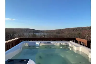 Image de The Bliss-Lake & Mountain View’s, 5 bedrooms 3 1/2 bathrooms in Lake Harmony.