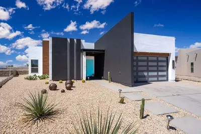 Image de Midcentury Modern Oasis Eastside