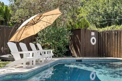 Image de Sleeps 20 w Heated Pool & Billiards by Dal Airport