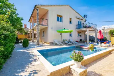 Image de Superbe maison à Peruski avec WiFi