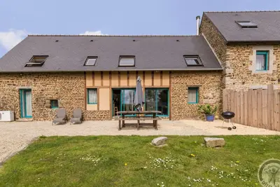 Image de Maison avec Cheminée, Jardin et Wifi Proche Mont Saint-Michel