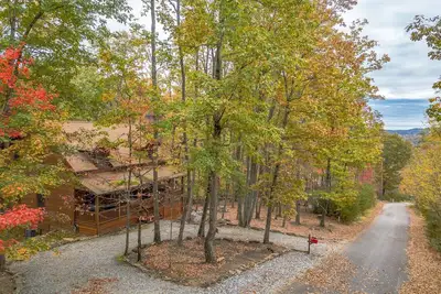 Image de Three Bears Cabin, Private Mountain Getaway, Seasonal Mountain View, Hot Tub