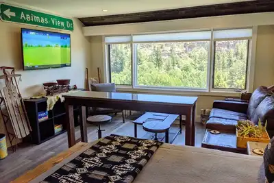 Image de Gray Jay Place (#205) |10 min to Ski - Golf - Pool/Hot Tub - Ac - Mtn Views