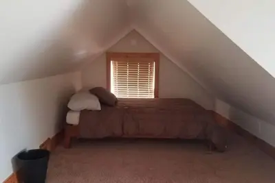 Image de 4br/2 Full Bath - Sleeps 10! Large Yard! 2 Cars!