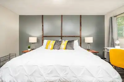 Image de Work Travel• KingBed• P&G• Kitchen• W/D• Pets•WiFi