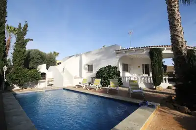 Image de \"Lorenzo\"@Marisol : 400m de la plage, piscine privée, A/C, WiFi, plage pour chiens