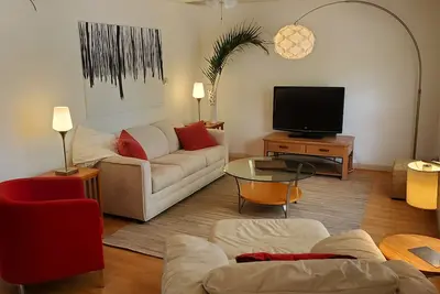 Image de Warm and Inviting pet-friendly 2br/2ba in Idyllic Bay Front Neighborhood