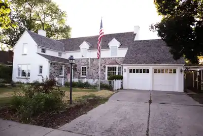 Image de Historic Mansion with Million $ Views