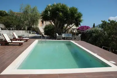 Image de Stone villa with fantastic pool area