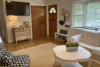 Image de Cute Beach House - Walk/Bike to Bay Head Beaches and More