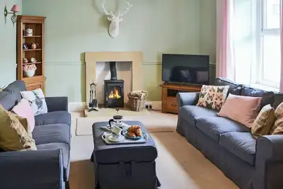 Image de 3 chambres à coucher à Felton