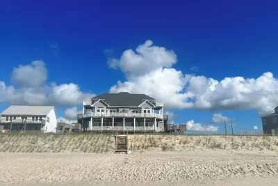 Image de 6 Br/5. 5 baths on quiet beach. Penthouse suite. Free linens. Gorgeous views!