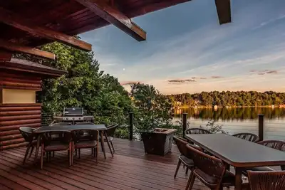 Image de Gorgeous view of Long Lake, Lakefrontcabin hottub fireplace kayaks paddleboards