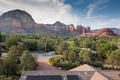 Image de The James - Five Star Luxury/Gorgeous Red Rock Views/Monthly/Dog/2 Kings