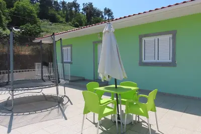Image de Lovely 3-Bed House in Queimada Ideal for families