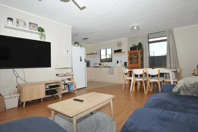 Image de Relaxed, beachy 2 bed apartment, only 1. 9kms from the beach, close to shops