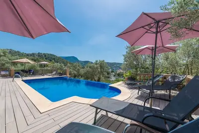 Image de Villa \"Can Baixo\" avec vue sur la mer, Wi-Fi, jardin et piscine partagés