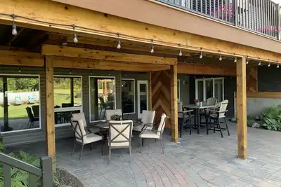Image de Dragonfly Inn, Walkout Suite.