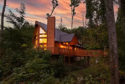 Image de 3 Br in Gatlinburg w/ Free Tickets, Wi-Fi, Hot Tub, Pool Access