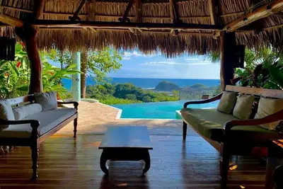 Image de Luxury 3 Building Compound at the Blue Spirit Retreat Center with Ocean views